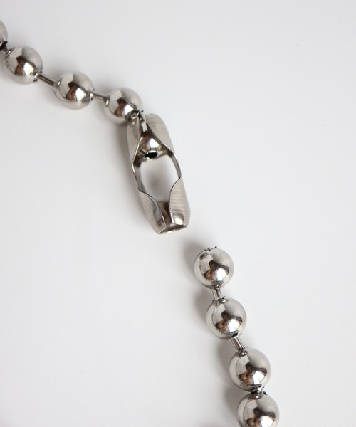 TUWAKRIM（トゥワクリム）の「【TUWAKRIM】シェルチャームボールチェーンネックレス（ネックレス・レディース・シルバー・MEDIUM）」の9枚目の写真