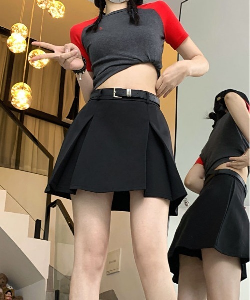 kirakiraShop(キラキラショップ)の「タック プリーツ ツイル ミニスカート(スカート・レディース・ブラウン/ブラック/グレー・S/M/L)」の6枚目の写真