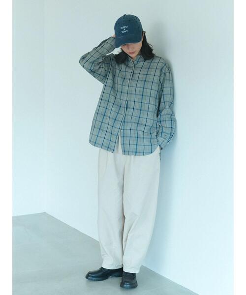 Samansa Mos2 blue（サマンサモスモスブルー）の「【イージーケア】マルチスタイルシャツ（シャツ/ブラウス・レディース・ライトベージュ/キナリ/オフホワイト/サックスブルー/グレー/ベージュ/ブラック・M/L）」の5枚目の写真