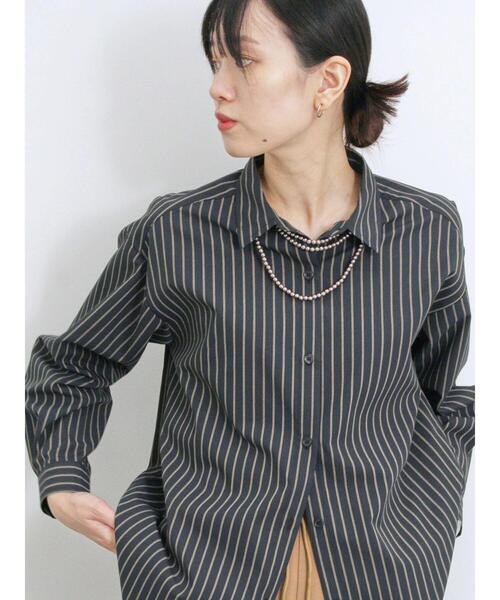 Samansa Mos2 blue（サマンサモスモスブルー）の「【イージーケア】マルチスタイルシャツ（シャツ/ブラウス・レディース・ライトベージュ/キナリ/オフホワイト/サックスブルー/グレー/ベージュ/ブラック・M/L）」の4枚目の写真