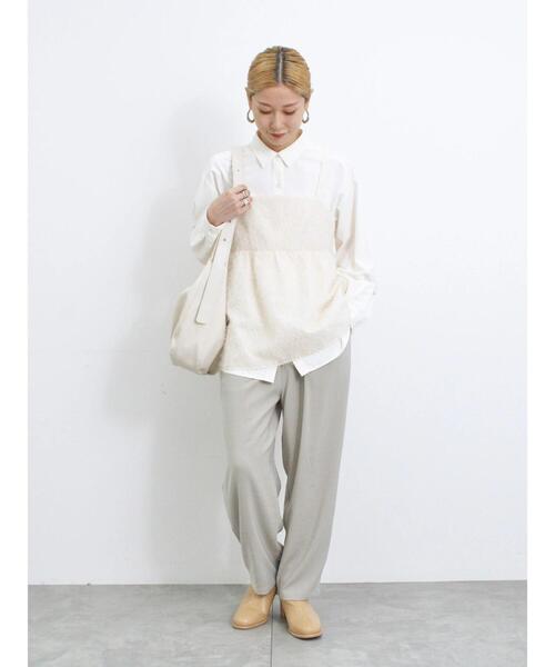 Samansa Mos2 blue（サマンサモスモスブルー）の「【イージーケア】マルチスタイルシャツ（シャツ/ブラウス・レディース・ライトベージュ/キナリ/オフホワイト/サックスブルー/グレー/ベージュ/ブラック・M/L）」の11枚目の写真