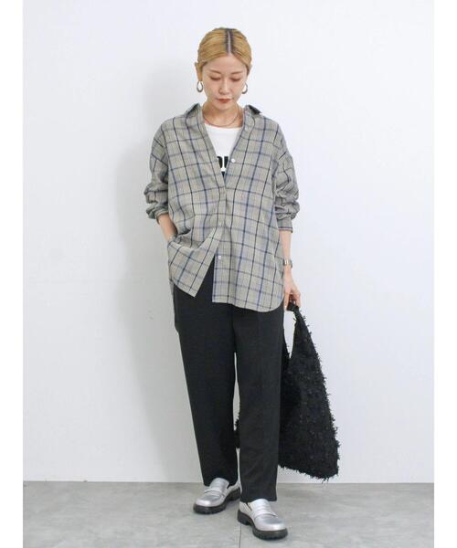 Samansa Mos2 blue（サマンサモスモスブルー）の「【イージーケア】マルチスタイルシャツ（シャツ/ブラウス・レディース・ライトベージュ/キナリ/オフホワイト/サックスブルー/グレー/ベージュ/ブラック・M/L）」の14枚目の写真