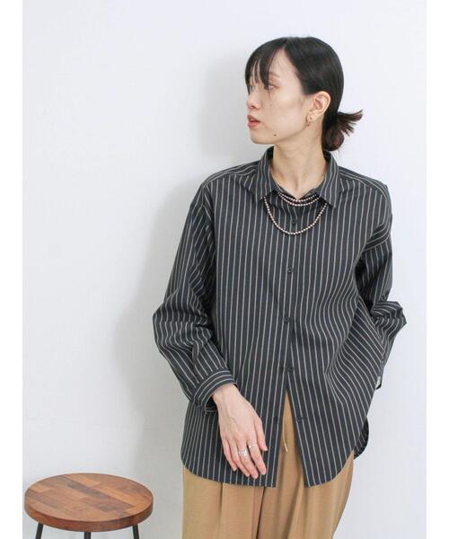 Samansa Mos2 blue（サマンサモスモスブルー）の「【イージーケア】マルチスタイルシャツ（シャツ/ブラウス・レディース・ライトベージュ/キナリ/オフホワイト/サックスブルー/グレー/ベージュ/ブラック・M/L）」の15枚目の写真