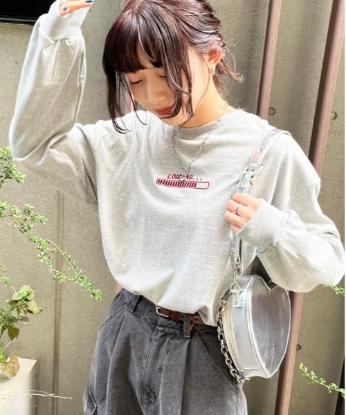 DOUBLE NAME(ダブルネーム)の「GAMER BACK刺しゅうロンTEE(Tシャツ/カットソー・レディース・オフホワイト/スミクロ/グレー/ブルー・FREE)」の6枚目の写真