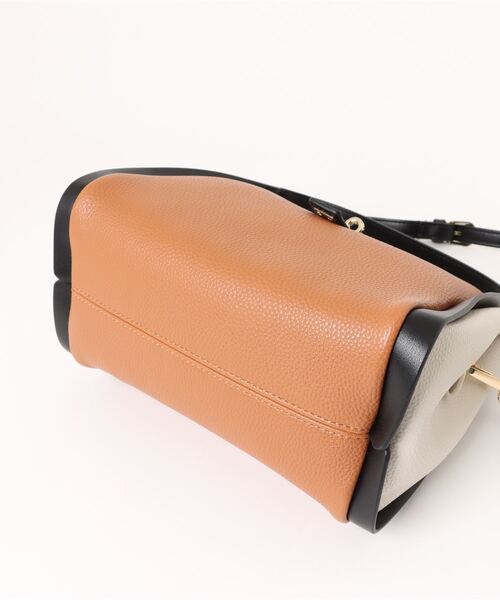 Q（キュー）の「3レイヤーヒネリトート（トートバッグ・レディース・キャメル/アイボリー・ONE SIZE）」の4枚目の写真