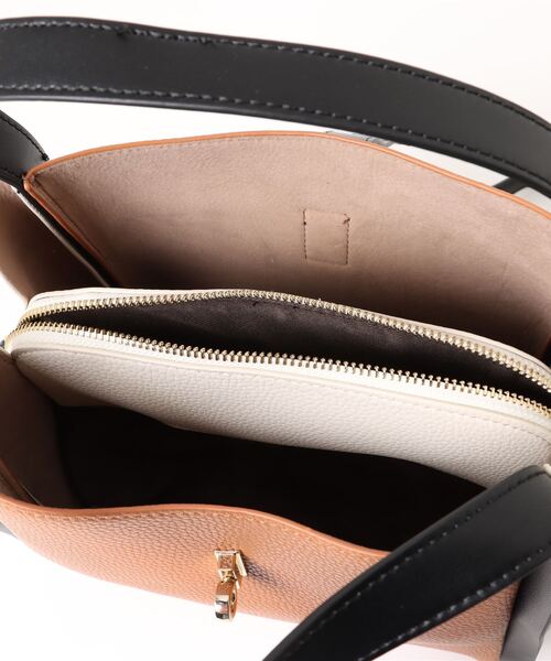 Q（キュー）の「3レイヤーヒネリトート（トートバッグ・レディース・キャメル/アイボリー・ONE SIZE）」の5枚目の写真