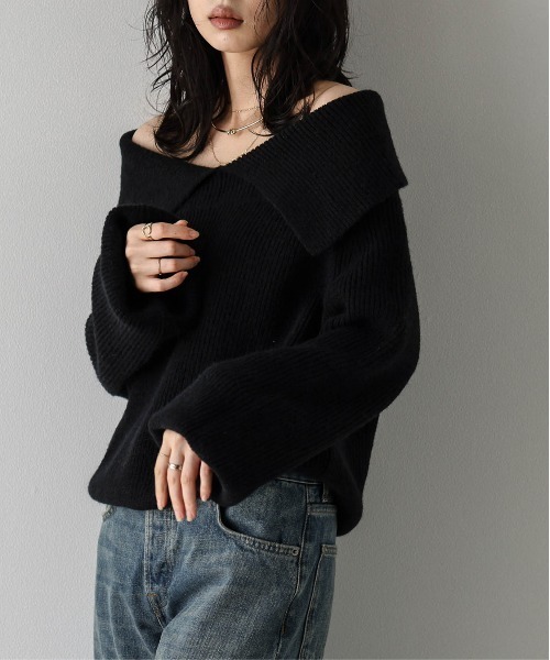 エポカ　プリーツケープジップニット　サイズ40 極美品　ブラック色 エポカ EPOCA プリーツ ケープ ジップ ニット 40 黒 トップス