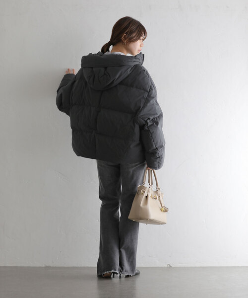 La TOTALITE(ラトータリテ)の「【UPPER HIGHTS/アッパーハイツ】ショートダウン(ダウンジャケット/コート・レディース・グレー/ベージュ/ブラック・FREE)」の11枚目の写真