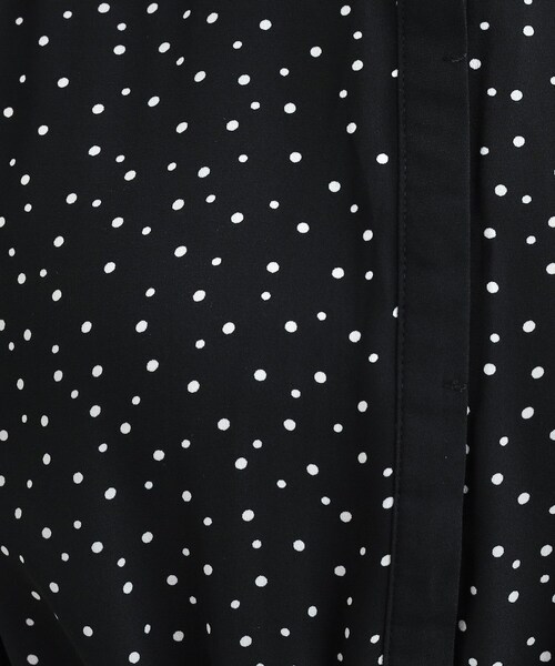 DRESKIP（ドレスキップ）の「【S-LL】大人のシックなドット柄 バンドカラープリーツワンピース（ワンピース・レディース・キャメル/ネイビー系5/ブラック系5・02/01/04/03）」の11枚目の写真