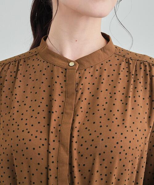 DRESKIP（ドレスキップ）の「【S-LL】大人のシックなドット柄 バンドカラープリーツワンピース（ワンピース・レディース・キャメル/ネイビー系5/ブラック系5・02/01/04/03）」の19枚目の写真