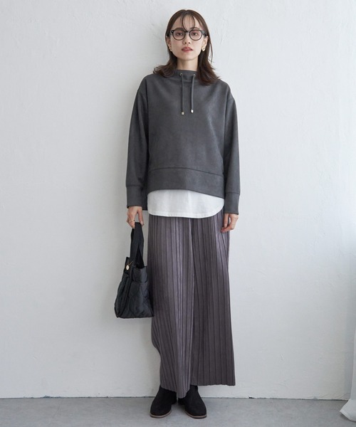 ikka（イッカ）の「【親子コーデ】スエードライクプリーツワイドパンツ（その他パンツ・レディース・オフホワイト/チャコールグレー/グリーン/オレンジ/モカ・S/M/L）」の13枚目の写真