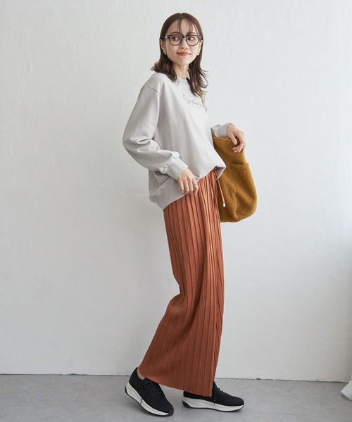 ikka（イッカ）の「【親子コーデ】スエードライクプリーツワイドパンツ（その他パンツ・レディース・オフホワイト/チャコールグレー/グリーン/オレンジ/モカ・S/M/L）」の17枚目の写真