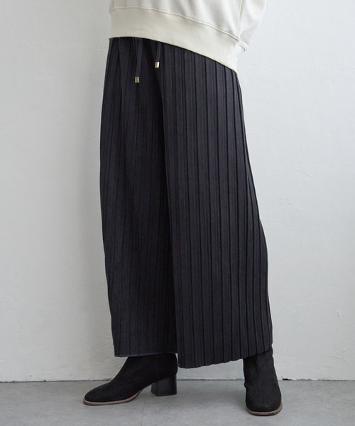 ikka（イッカ）の「【親子コーデ】スエードライクプリーツワイドパンツ（その他パンツ・レディース・オフホワイト/チャコールグレー/グリーン/オレンジ/モカ・S/M/L）」の18枚目の写真