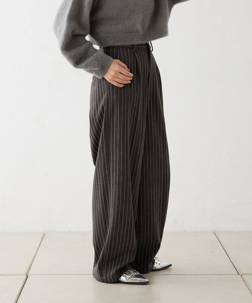 w closet(ダブルクローゼット)の「ストライプラインパンツ(その他パンツ・レディース・ブラウン/カーキ/ブラック・FREE)」の3枚目の写真