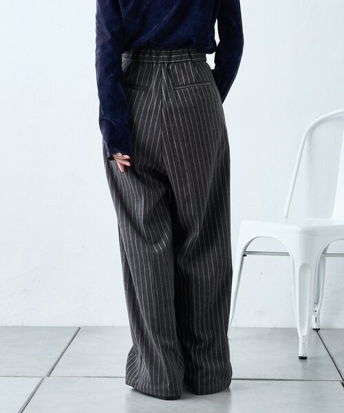 w closet(ダブルクローゼット)の「ストライプラインパンツ(その他パンツ・レディース・ブラウン/カーキ/ブラック・FREE)」の7枚目の写真
