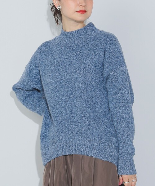 BEAMS HEART(ビームスハート)の「オーバーサイズ ハイネックニット(洗濯機可能)(ニット/セーター・レディース・ブルー/チャコールグレー/オレンジ/ライトグレー/ピンク/ホワイト系その他5・FREE)」の4枚目の写真