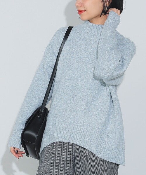BEAMS HEART(ビームスハート)の「オーバーサイズ ハイネックニット(洗濯機可能)(ニット/セーター・レディース・ブルー/チャコールグレー/オレンジ/ライトグレー/ピンク/ホワイト系その他5・FREE)」の3枚目の写真