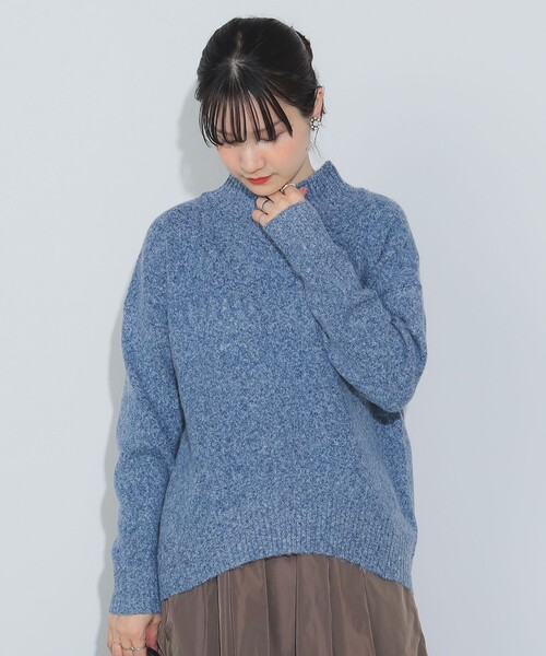 BEAMS HEART(ビームスハート)の「オーバーサイズ ハイネックニット(洗濯機可能)(ニット/セーター・レディース・ブルー/チャコールグレー/オレンジ/ライトグレー/ピンク/ホワイト系その他5・FREE)」の19枚目の写真