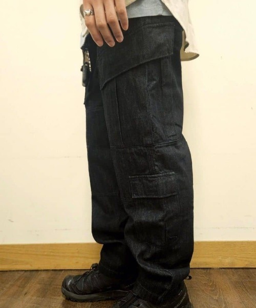 Alpha Industries（アルファインダストリーズ）の「ALPHA】デニム コンバット カーゴパンツ (ワイドシルエット / ミリタリー / ストリートスタイル)（カーゴパンツ・メンズ・ダークインディゴブルー・S/M/L/XL）」の15枚目の写真