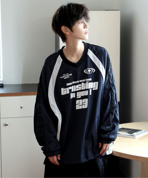 neos(ネオス)の「【neos】ルーズシルエット ドローコード ナイロン ゲーム プルオーバー シャツ(スウェット・メンズ・ブラック/ホワイト/ネイビー・MEDIUM/LARGE)」の3枚目の写真