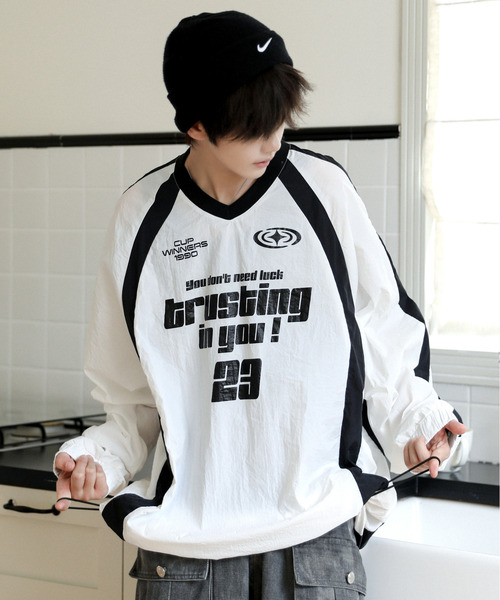 neos(ネオス)の「【neos】ルーズシルエット ドローコード ナイロン ゲーム プルオーバー シャツ(スウェット・メンズ・ブラック/ホワイト/ネイビー・MEDIUM/LARGE)」の1枚目の写真