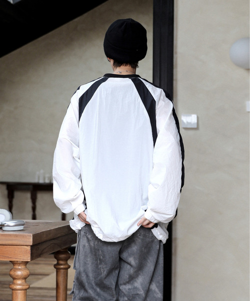 neos(ネオス)の「【neos】ルーズシルエット ドローコード ナイロン ゲーム プルオーバー シャツ(スウェット・メンズ・ブラック/ホワイト/ネイビー・MEDIUM/LARGE)」の12枚目の写真