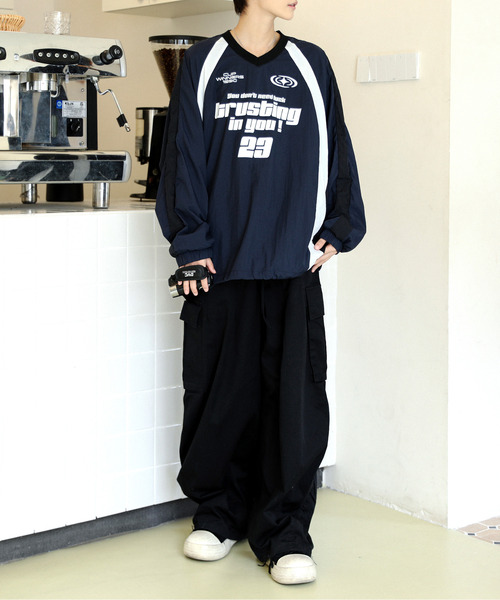 neos(ネオス)の「【neos】ルーズシルエット ドローコード ナイロン ゲーム プルオーバー シャツ(スウェット・メンズ・ブラック/ホワイト/ネイビー・MEDIUM/LARGE)」の15枚目の写真