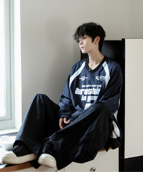 neos(ネオス)の「【neos】ルーズシルエット ドローコード ナイロン ゲーム プルオーバー シャツ(スウェット・メンズ・ブラック/ホワイト/ネイビー・MEDIUM/LARGE)」の16枚目の写真