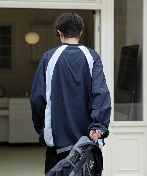 neos(ネオス)の「【neos】ルーズシルエット ドローコード ナイロン ゲーム プルオーバー シャツ(スウェット・メンズ・ブラック/ホワイト/ネイビー・MEDIUM/LARGE)」の7枚目の写真