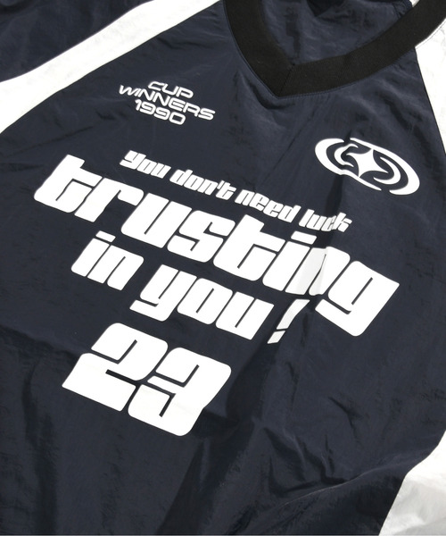 neos(ネオス)の「【neos】ルーズシルエット ドローコード ナイロン ゲーム プルオーバー シャツ(スウェット・メンズ・ブラック/ホワイト/ネイビー・MEDIUM/LARGE)」の9枚目の写真