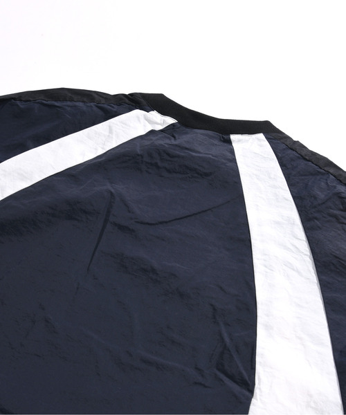 neos(ネオス)の「【neos】ルーズシルエット ドローコード ナイロン ゲーム プルオーバー シャツ(スウェット・メンズ・ブラック/ホワイト/ネイビー・MEDIUM/LARGE)」の6枚目の写真