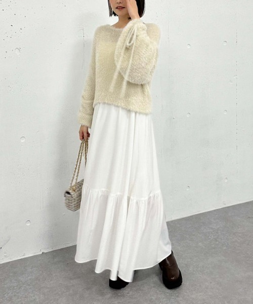 archives(アルシーヴ)の「ラメフェザー透かしドロストニット×ティアードキャミOPSET(ワンピース・レディース・グレイッシュベージュ/アイボリー/ブルー・MEDIUM)」の9枚目の写真