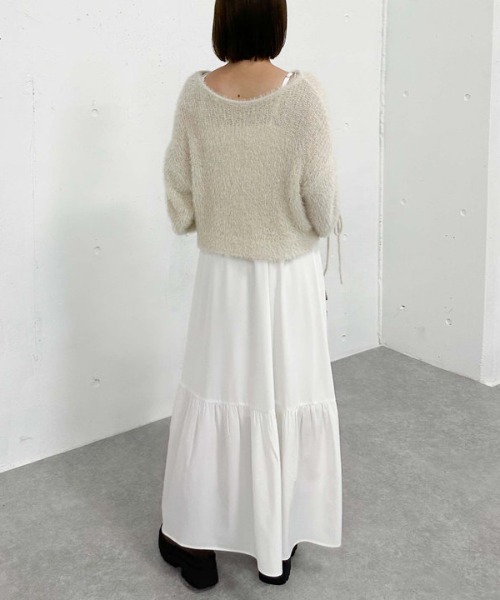 archives(アルシーヴ)の「ラメフェザー透かしドロストニット×ティアードキャミOPSET(ワンピース・レディース・グレイッシュベージュ/アイボリー/ブルー・MEDIUM)」の11枚目の写真