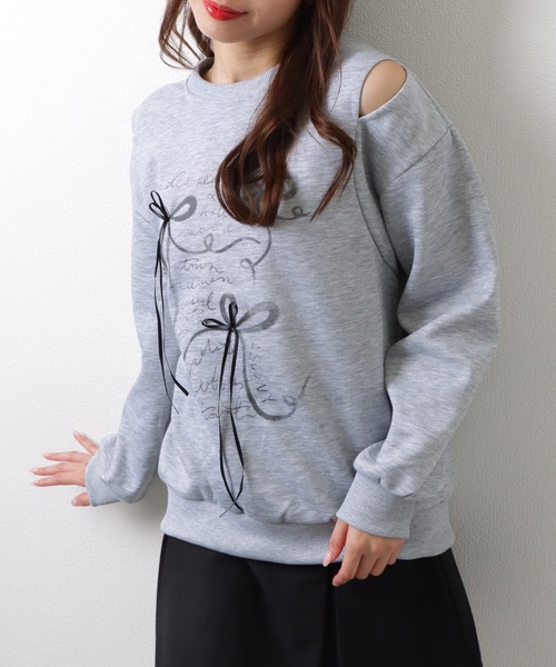 Lace Ladies(レースレディース)の「リボン プリント ショルダースリット スウェットトップス(スウェット・レディース・グレー/アイボリー・M/XL)」の4枚目の写真