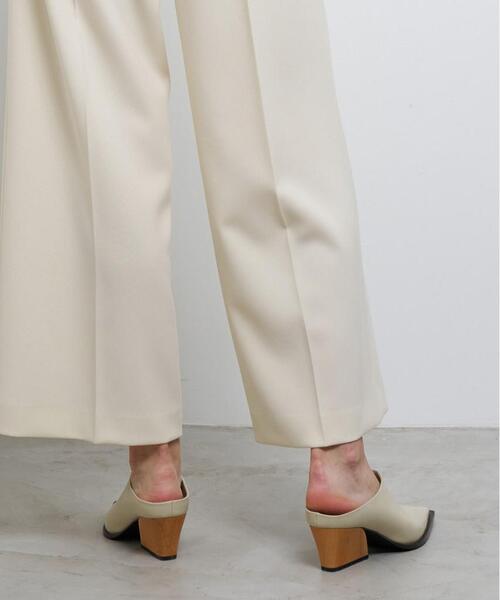 LANVIN en Bleu(ランバンオンブルー)の「ポインテッドトゥミュール(パンプス・レディース・ブラック/ベージュ・S/M/L)」の4枚目の写真