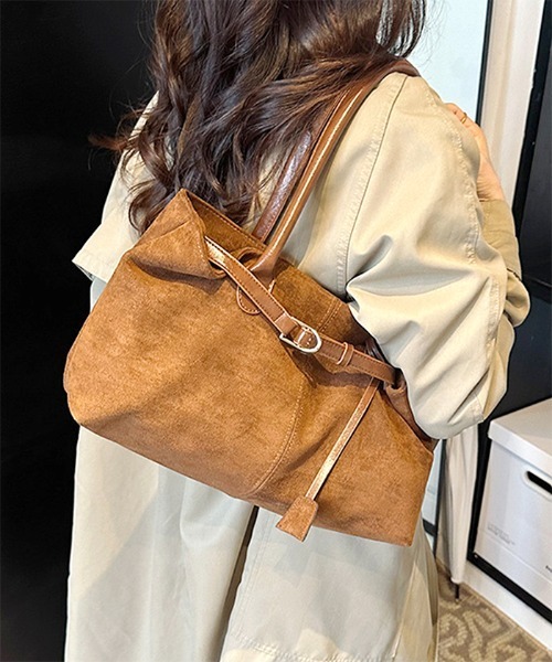 Futier land（フューティアランド）の「スエード風ベルトデザインバッグ（ハンドバッグ・レディース・ブラック/キャメル・FREE）」の17枚目の写真