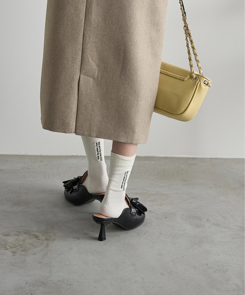 THE YOn（ザヨン）の「ビッグタッセルローファーミュール（サンダル・レディース・シルバー/ベージュ/ブラック・37/38/39）」の9枚目の写真