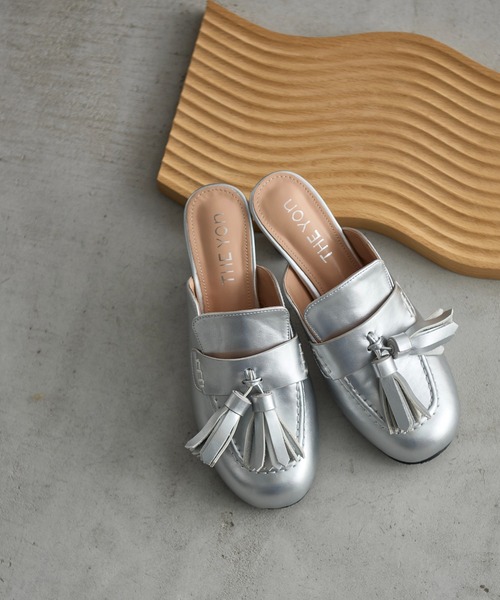 THE YOn（ザヨン）の「ビッグタッセルローファーミュール（サンダル・レディース・シルバー/ベージュ/ブラック・37/38/39）」の15枚目の写真