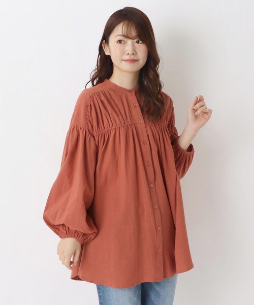 one'sterrace（ワンズテラス）の「【ワンズテラスオリジナル】フロントシャーリングチュニック（チュニック・レディース・アイボリー系8/グレー系その他7/レッド系9・02）」の2枚目の写真