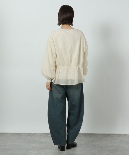 LAKOLE（ラコレ）の「ペプラムシアー裏毛プルオーバー / 291810（スウェット・レディース・ブラック/オフホワイト/アイボリー・FREE）」の8枚目の写真