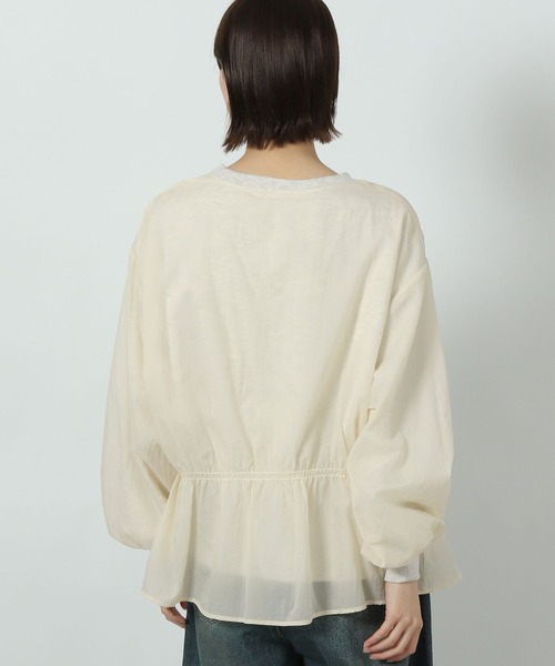 LAKOLE（ラコレ）の「ペプラムシアー裏毛プルオーバー / 291810（スウェット・レディース・ブラック/オフホワイト/アイボリー・FREE）」の11枚目の写真