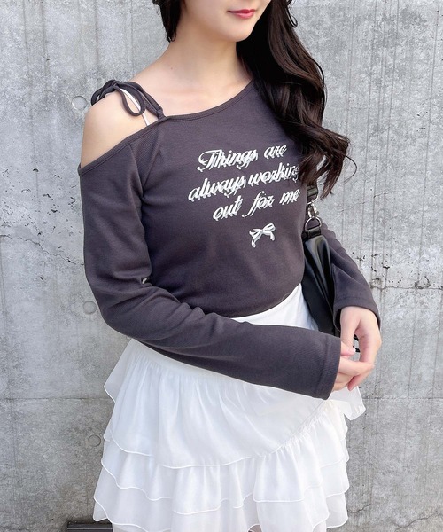 INGNI（イング）の「【WEB限定】リボンロゴテレコワンショルダー長袖ピタTシャツ（Tシャツ/カットソー・レディース・ブラック/チャコールグレー/杢グレー/オフホワイト・M）」の17枚目の写真