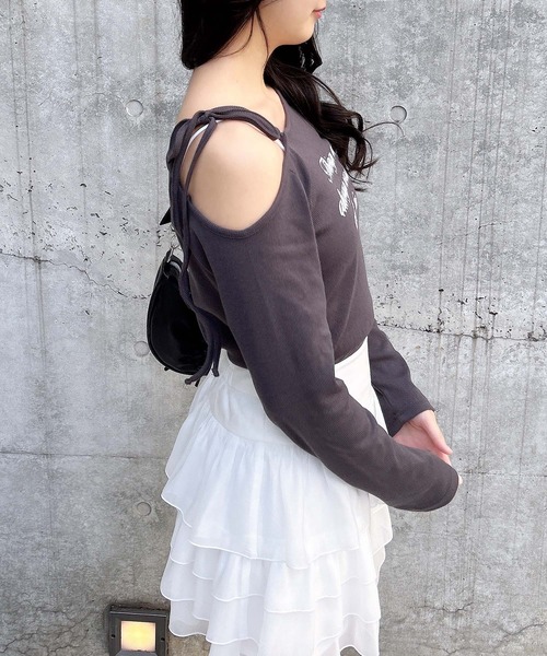 INGNI（イング）の「【WEB限定】リボンロゴテレコワンショルダー長袖ピタTシャツ（Tシャツ/カットソー・レディース・ブラック/チャコールグレー/杢グレー/オフホワイト・M）」の18枚目の写真