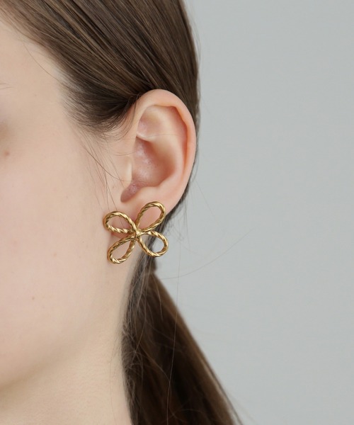 ROSE BUD(ローズバッド)の「ナパ ピアス(ピアス(両耳用)・レディース・ゴールド・ONE SIZE)」の1枚目の写真