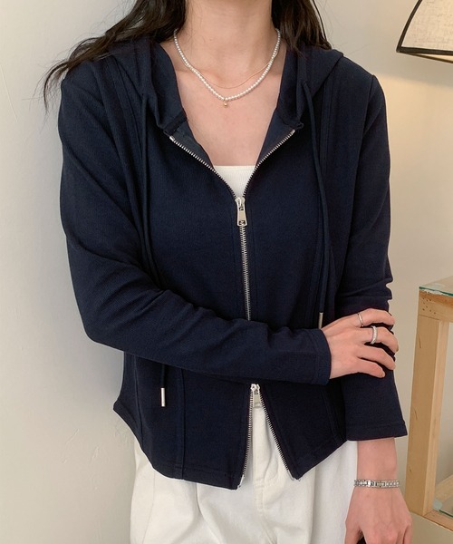 aimoha(アイモハ)の「フード付きジップアップジャケット(パーカー・レディース・ネイビー/ホワイト/ブラック/ワインレッド/ライトベージュ・MEDIUM/LARGE/X-LARGE/XX-LARGE)」の4枚目の写真