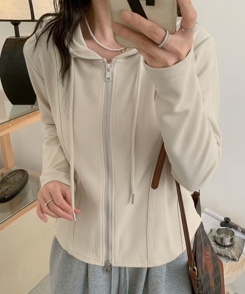 aimoha(アイモハ)の「フード付きジップアップジャケット(パーカー・レディース・ネイビー/ホワイト/ブラック/ワインレッド/ライトベージュ・MEDIUM/LARGE/X-LARGE/XX-LARGE)」の8枚目の写真