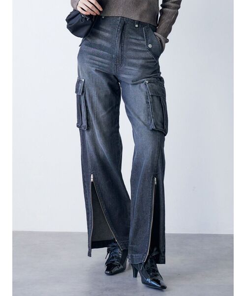 MURUA（ムルーア）の「ジップヘムカーゴデニムパンツ（デニムパンツ・レディース・ブルー/ブラック・1/2）」の3枚目の写真