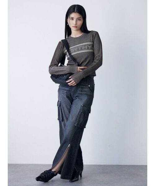 MURUA（ムルーア）の「ジップヘムカーゴデニムパンツ（デニムパンツ・レディース・ブルー/ブラック・1/2）」の5枚目の写真