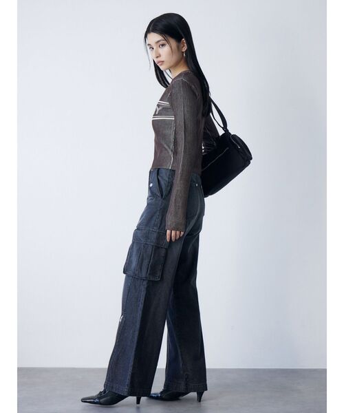 MURUA（ムルーア）の「ジップヘムカーゴデニムパンツ（デニムパンツ・レディース・ブルー/ブラック・1/2）」の6枚目の写真