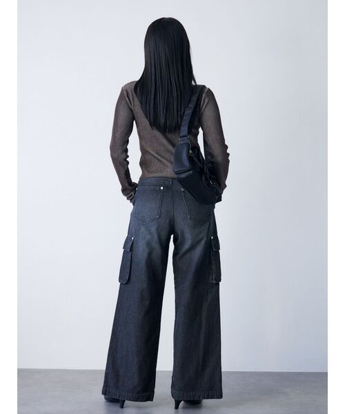 MURUA（ムルーア）の「ジップヘムカーゴデニムパンツ（デニムパンツ・レディース・ブルー/ブラック・1/2）」の7枚目の写真